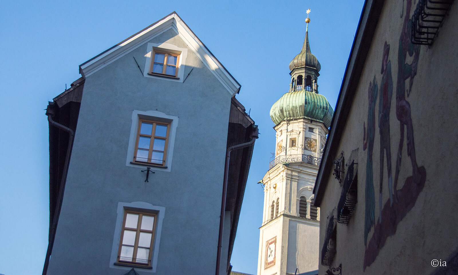 Foto Häuser und Kirchturm